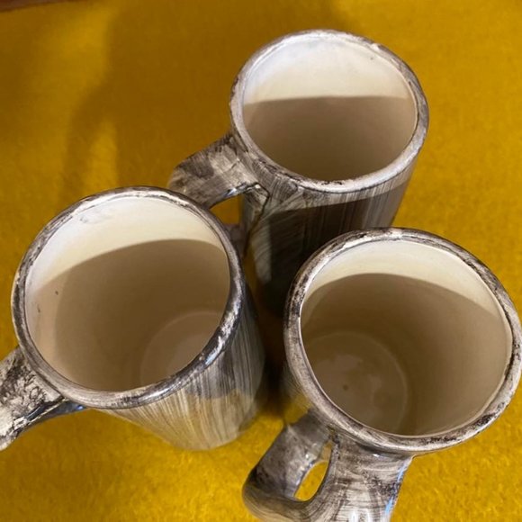 Laurentian Pottery Mugs by Irène May Kominik - Picture 3 of 4